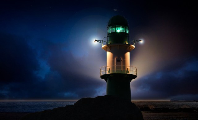 lighthouse-2422769_1280