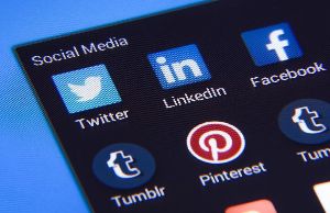 Advantages and Disadvantages of Social Media For Your Business